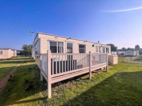 8 Berth Caravan For Hire By The Beach In Heacham, Norfolk Ref 21038C